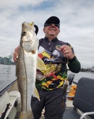 Pescaria de robalo no canal Imagem